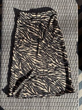 Zebra print mini skirt from H&M 🖤